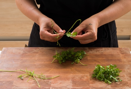 Фото шага рецепта Крабовый салат с огурцами и дайконом 152622 шаг 6  