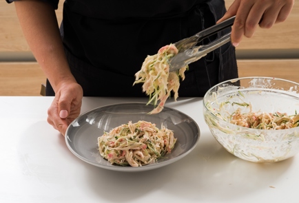 Фото шага рецепта Крабовый салат с огурцами и дайконом 152622 шаг 9  