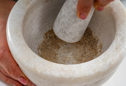 Фото шага рецепта Крамбл из яблок и клюквы 190685 шаг 5