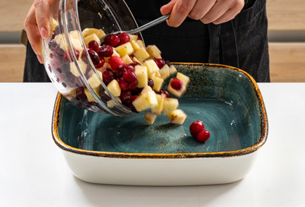 Фото шага рецепта Крамбл из яблок и клюквы 190685 шаг 8