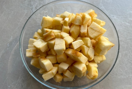 Фото шага рецепта Крамбл с яблоками и овсянкой 174115 шаг 4  
