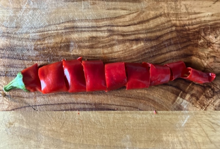Фото шага рецепта Креветки с овощами в духовке под острым соусом 174618 шаг 4  