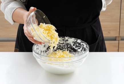 Фото шага рецепта Крокеты с плавленным сыром 151702 шаг 2  