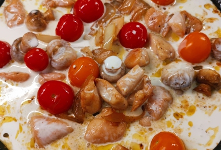 Фото шага рецепта Курица с грибами в сливочном соусе 175510 шаг 9  