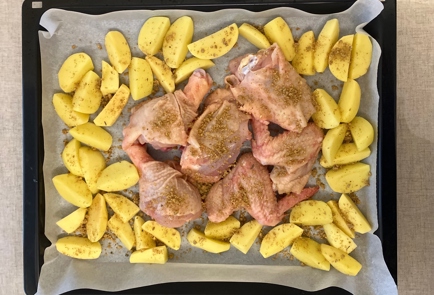 Фото шага рецепта Курица с картошкой в ореховой приправе 174840 шаг 8  