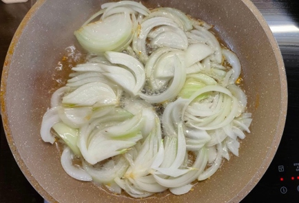 Ингредиенты для «Тушеная курица с помидорами и луком»: