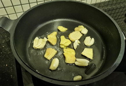 Фото шага рецепта Курица тушенная в кокосовом молоке с лаймом и чесноком 151212 шаг 10  