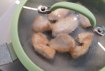 Фото шага рецепта Куриная грудка в соусе 190859 шаг 6