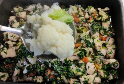 Фото шага рецепта Куриная грудка запеченная с цветной капустой и шпинатом 175701 шаг 18  