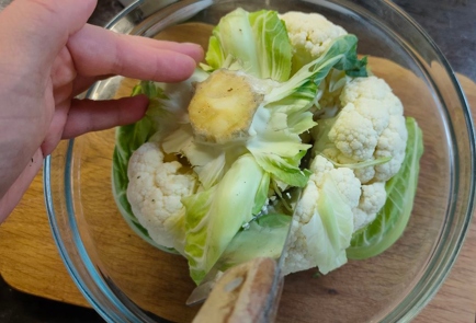 Фото шага рецепта Куриная грудка запеченная с цветной капустой и шпинатом 175701 шаг 2  