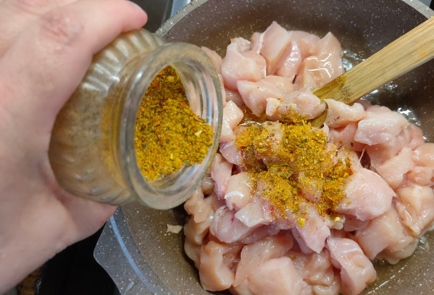 Фото шага рецепта Куриная грудка запеченная с цветной капустой и шпинатом 175701 шаг 7  