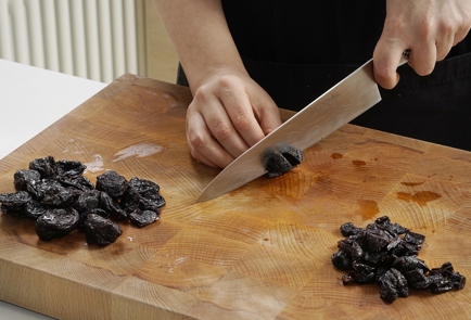 Фото шага рецепта Куриная печень с черносливом 152848 шаг 6  