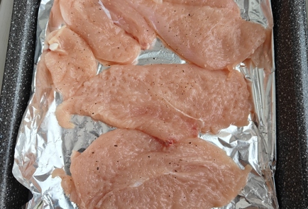 Фото шага рецепта Куриное филе с шампиньонами помидорами и сыром 175146 шаг 3  