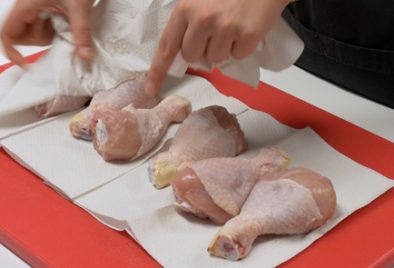 Фото шага рецепта Куриные голени в духовке 140156 шаг 1  