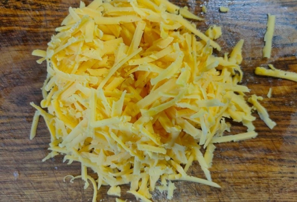 Фото шага рецепта Куриные кармашки с начинкой из овощей и сыра 175456 шаг 21  