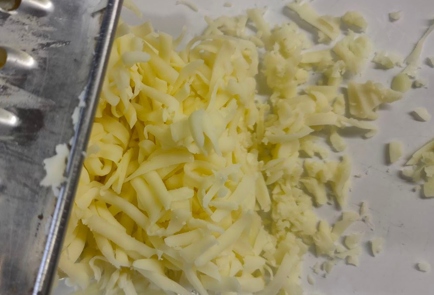 Фото шага рецепта Куриные котлеты с сыром специями и гарниром из цветной капусты 175479 шаг 5  