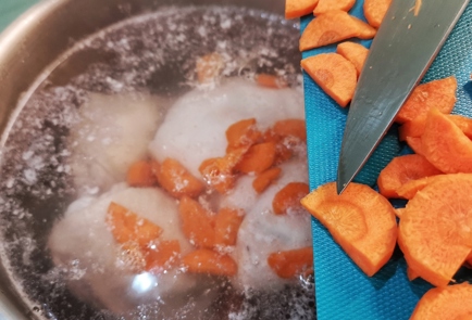 Фото шага рецепта Куриный бульон с топпингом из яйца 153101 шаг 4  