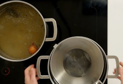 Фото шага рецепта Куриный суп с лапшой 114698 шаг 7  