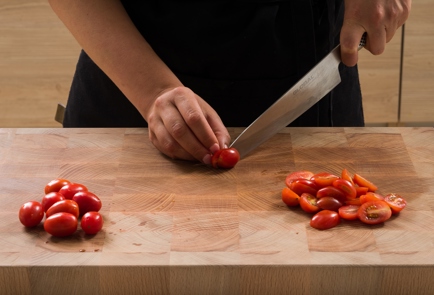 Фото шага рецепта Лапша из кабачка с помидорами и грецкими орехами 152621 шаг 1  