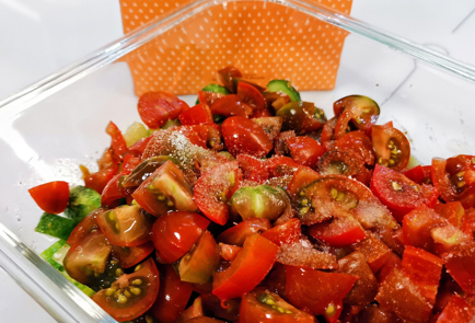 Фото шага рецепта Летний овощной салат с базиликом и ткемали 151520 шаг 8  