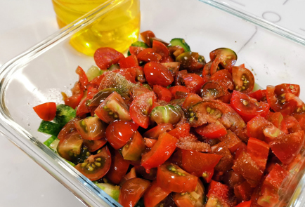 Фото шага рецепта Летний овощной салат с базиликом и ткемали 151520 шаг 9  