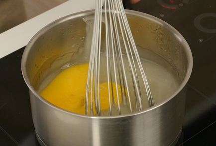Фото шага рецепта Лимонный пирог с меренгой 125576 шаг 6  