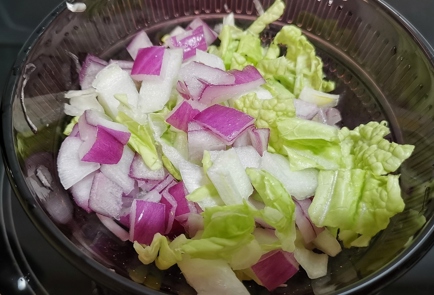Фото шага рецепта Луковоогуречный салат с горчичным маслом 152343 шаг 1  