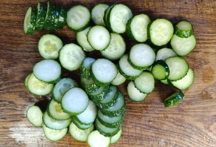 Фото шага рецепта Маринованные огурцы пофински с болгарским перцем 190835 шаг 5  