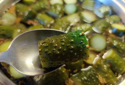 Фото шага рецепта Маринованные огурцы пофински 190834 шаг 13  