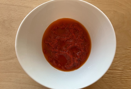 Фото шага рецепта Мидии в томатносливочном соусе с сыром и пастой 174086 шаг 4  