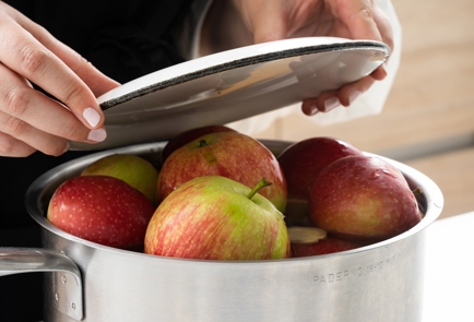 Фото шага рецепта Моченые яблоки с кардамоном и имбирем 151341 шаг 7  