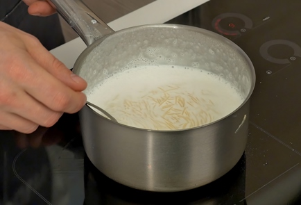 Фото шага рецепта Молочный суп с вермишелью 33905 шаг 3  