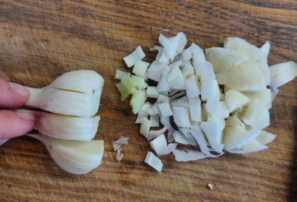 Фото шага рецепта Молодой картофель с грибами и сливками 176357 шаг 7  