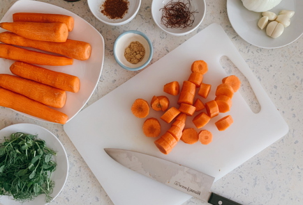 Фото шага рецепта Морковный суп с кокосовыми сливками 151246 шаг 1  