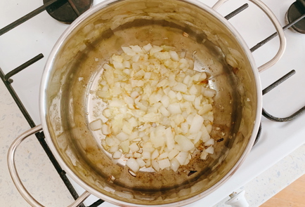 Фото шага рецепта Морковный суп с кокосовыми сливками 151246 шаг 2  