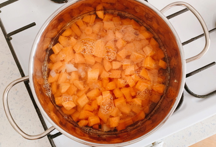 Фото шага рецепта Морковный суп с кокосовыми сливками 151246 шаг 3  