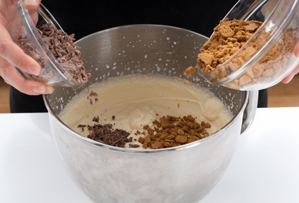 Фото шага рецепта Мороженое с печеньем и шоколадом 138644 шаг 3  