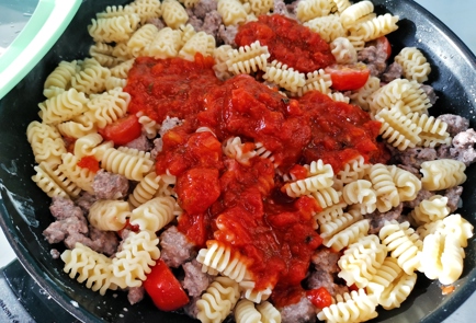 Фото шага рецепта Мясная паста радиатори с томатным соусом 151217 шаг 13  
