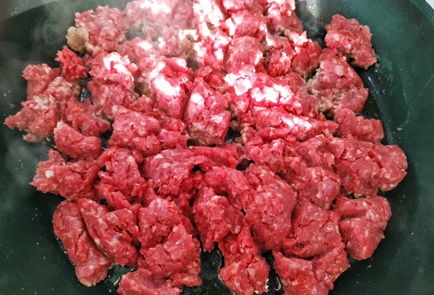 Фото шага рецепта Мясная паста радиатори с томатным соусом 151217 шаг 2  