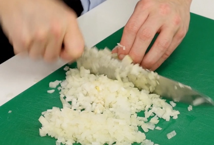 Ежики из фарша с рисом с подливкой на сковороде - рецепт с пошаговыми фото