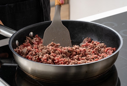 Фото шага рецепта Начос с говядиной и сыром 190680 шаг 2