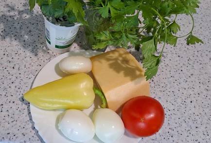 Фото шага рецепта Наливной пирог на кефире с яйцом сыром и зеленью 186596 шаг 1  