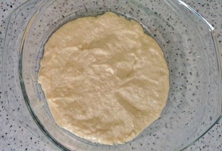 Фото шага рецепта Наливной пирог на кефире с яйцом сыром и зеленью 186596 шаг 15  