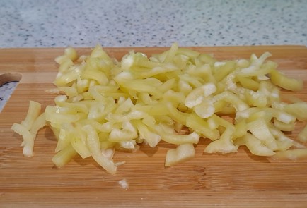 Фото шага рецепта Наливной пирог на кефире с яйцом сыром и зеленью 186596 шаг 4  
