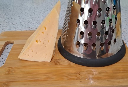 Фото шага рецепта Наливной пирог на кефире с яйцом сыром и зеленью 186596 шаг 7  