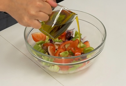 Фото шага рецепта Настоящий греческий салат 30893 шаг 6  