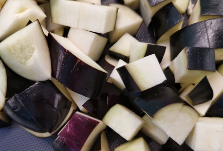 Фото шага рецепта Нежное рагу из баклажана с творожным сыром 152652 шаг 2  