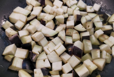 Фото шага рецепта Нежное рагу из баклажана с творожным сыром 152652 шаг 3  