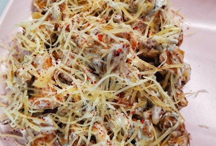 Фото шага рецепта Нежные сливочносырные лисички с вялеными томатами 152647 шаг 11  