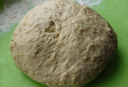 Фото шага рецепта Несладкие булочки с песто и сыром 174852 шаг 6  